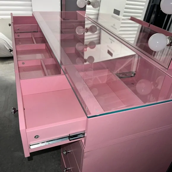 Impressions Vanity SlayStation and Hollywood Vanity Mirror in Pink